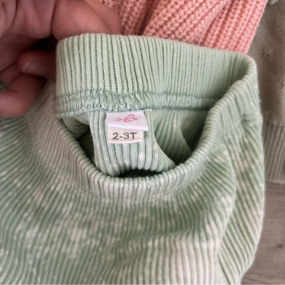 Bundle of Quincy Mae Toddler Girls Sweaters and bloomers size 2-3 - Picture 5 of 8
